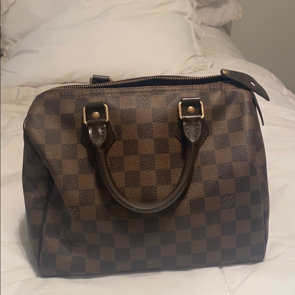Louis Vuitton speedy